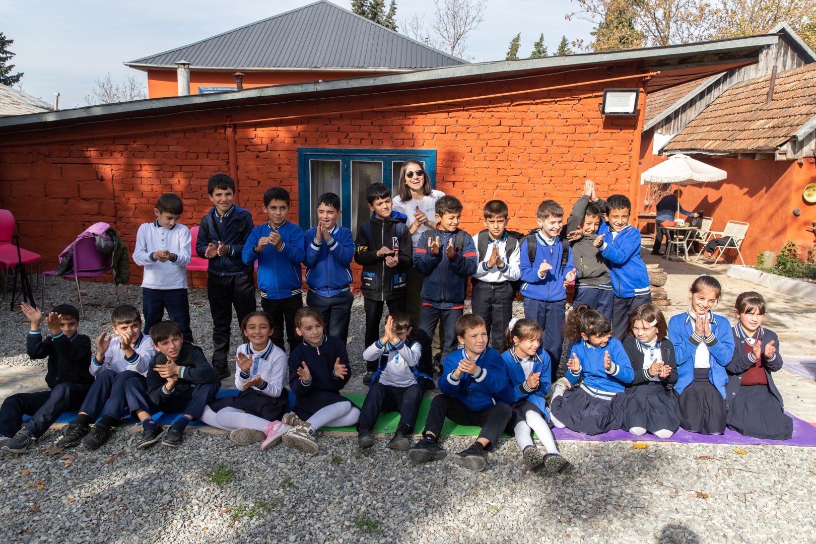 YARAT “İncə müşahidələr” adlı səyyar qrup sərgisini İvanovka kəndində təqdim edib (FOTO)