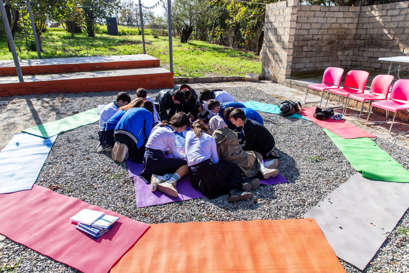 YARAT “İncə müşahidələr” adlı səyyar qrup sərgisini İvanovka kəndində təqdim edib (FOTO)