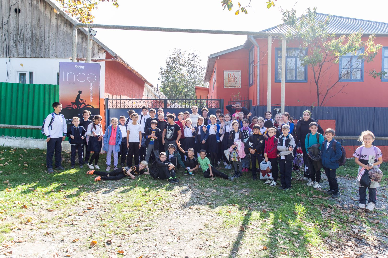 YARAT “İncə müşahidələr” adlı səyyar qrup sərgisini İvanovka kəndində təqdim edib (FOTO)