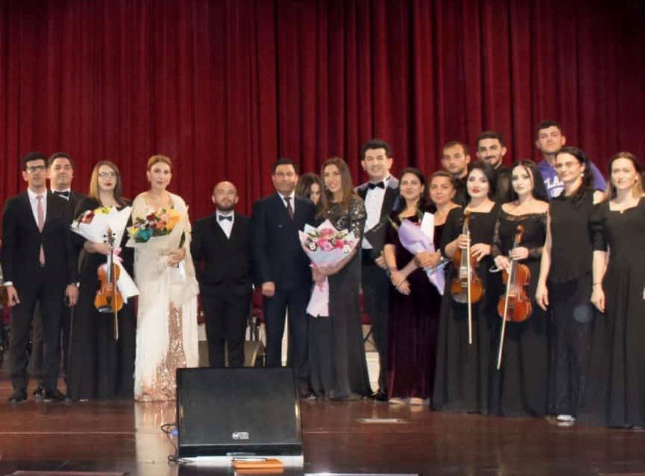 Fidan Hacıyevanın Naxçıvandakı konserti anşlaqla keçdi, oğul anasının yolu ilə gedir (FOTO/VİDEO)