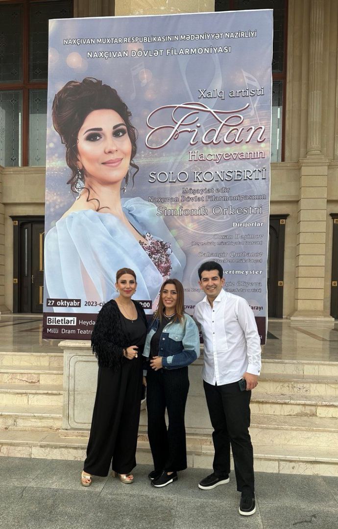 Fidan Hacıyevanın Naxçıvandakı konserti anşlaqla keçdi, oğul anasının yolu ilə gedir (FOTO/VİDEO)