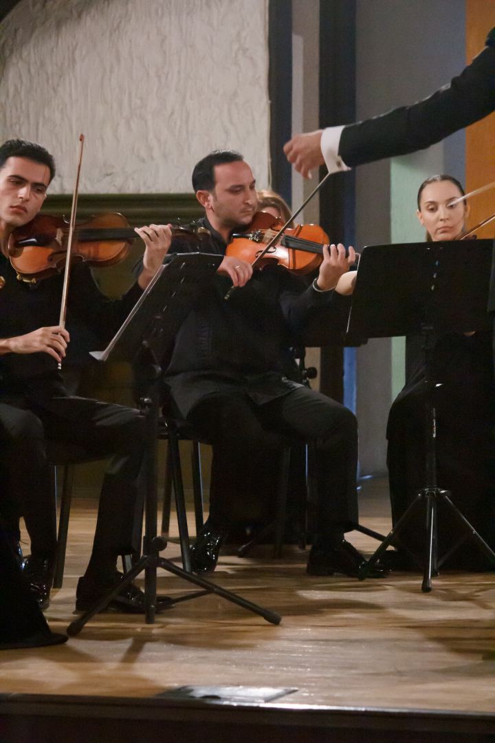 Bakı Kamera Orkestrinin konserti keçirilib (FOTO)