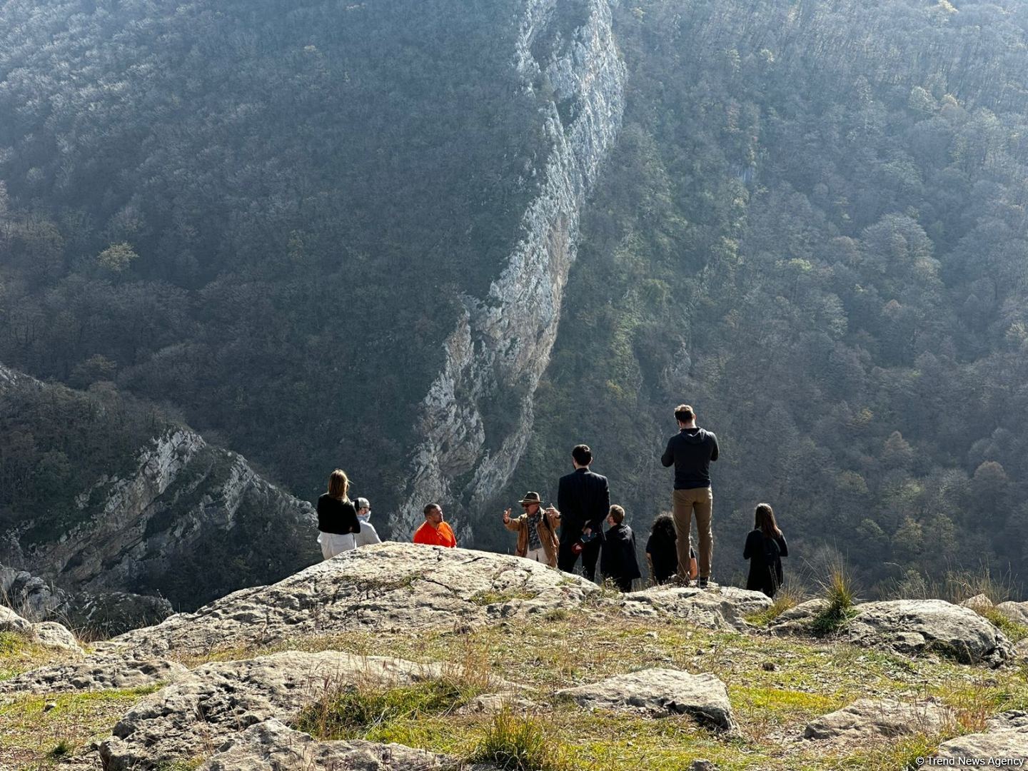 Beynəlxalq səyyahlar Cıdır düzündə (FOTO)