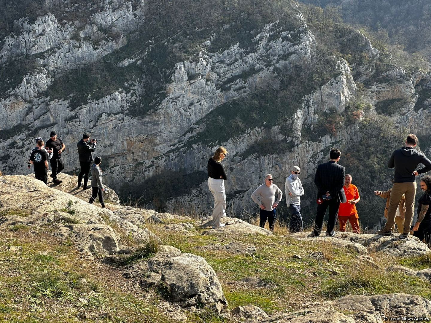 Beynəlxalq səyyahlar Cıdır düzündə (FOTO)
