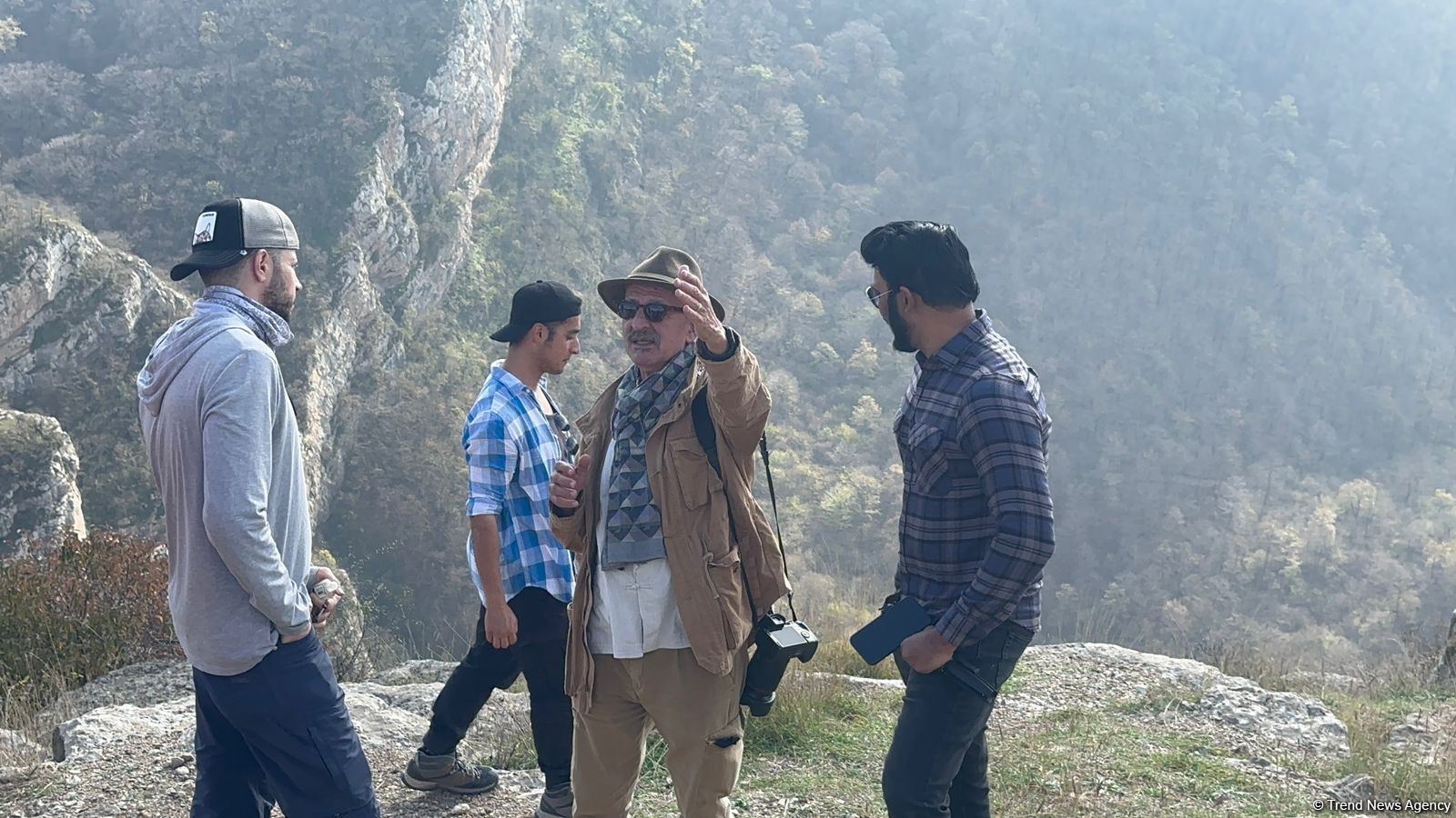 Beynəlxalq səyyahlar Cıdır düzündə (FOTO)
