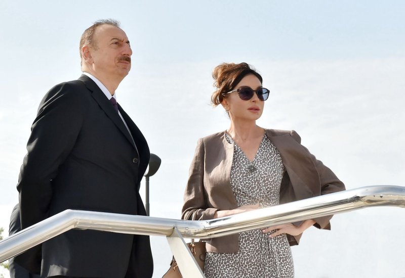 Prezident İlham Əliyev və Birinci xanım Mehriban Əliyeva Kəlbəcərin Vəng kəndində “Aşağı Vəng”, “Nadirxanlı” və “Çaykənd” kiçik su elektrik stansiyalarının açılışında iştirak ediblər