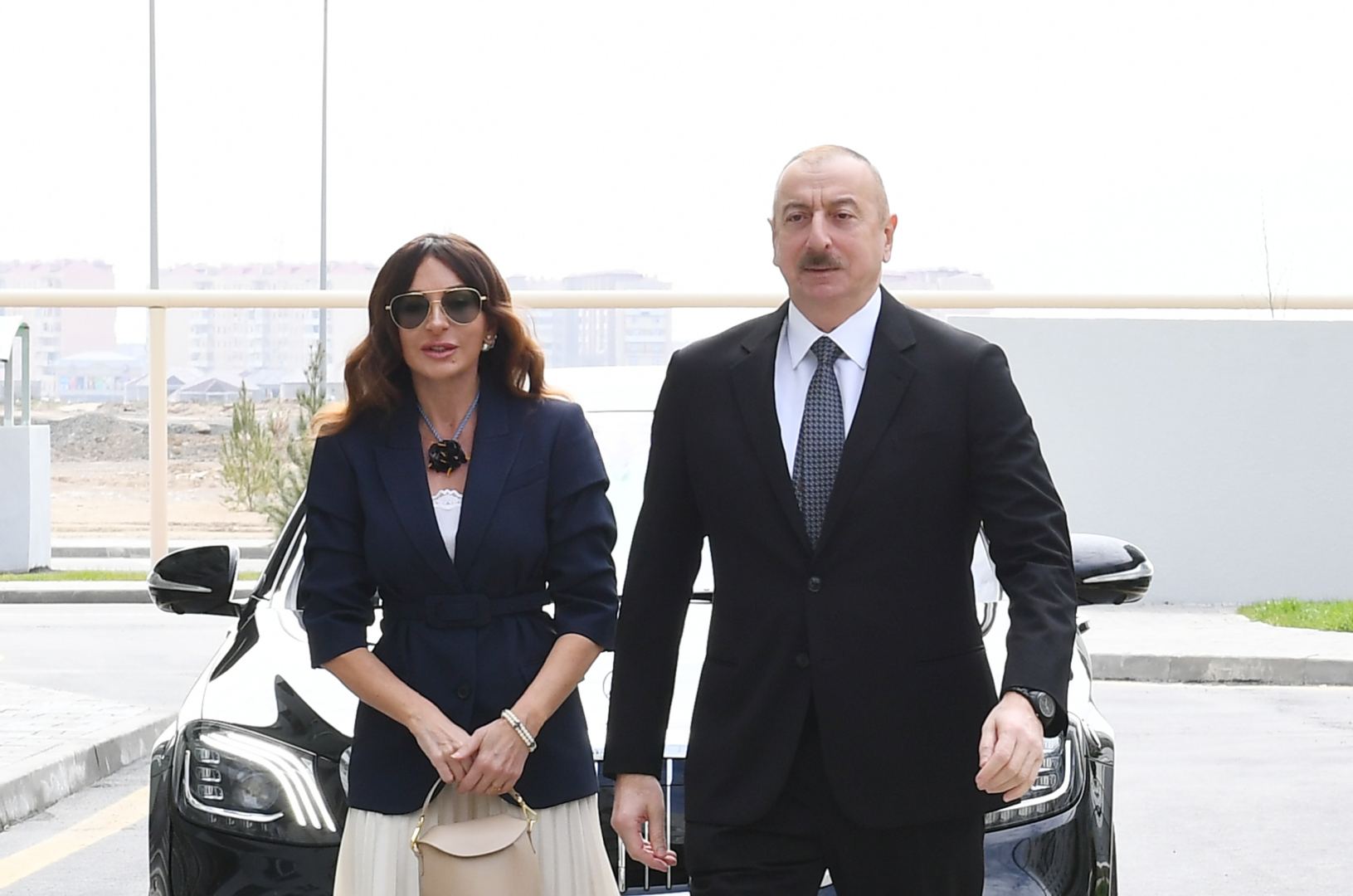 Prezident İlham Əliyev və Birinci xanım Mehriban Əliyeva Pekində keçirilən paradda iştirak edən nümayəndə heyətlərinin başçılarının və xanımlarının şərəfinə ziyafətdə iştirak ediblər (VİDEO)