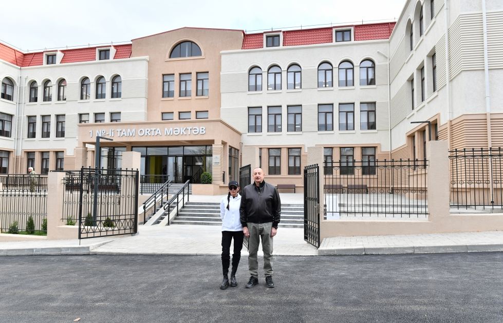 Prezident İlham Əliyev və Birinci xanım Mehriban Əliyeva Şuşa şəhəri 1 nömrəli tam orta məktəbin açılışında iştirak ediblər (FOTO) (YENİLƏNİB)