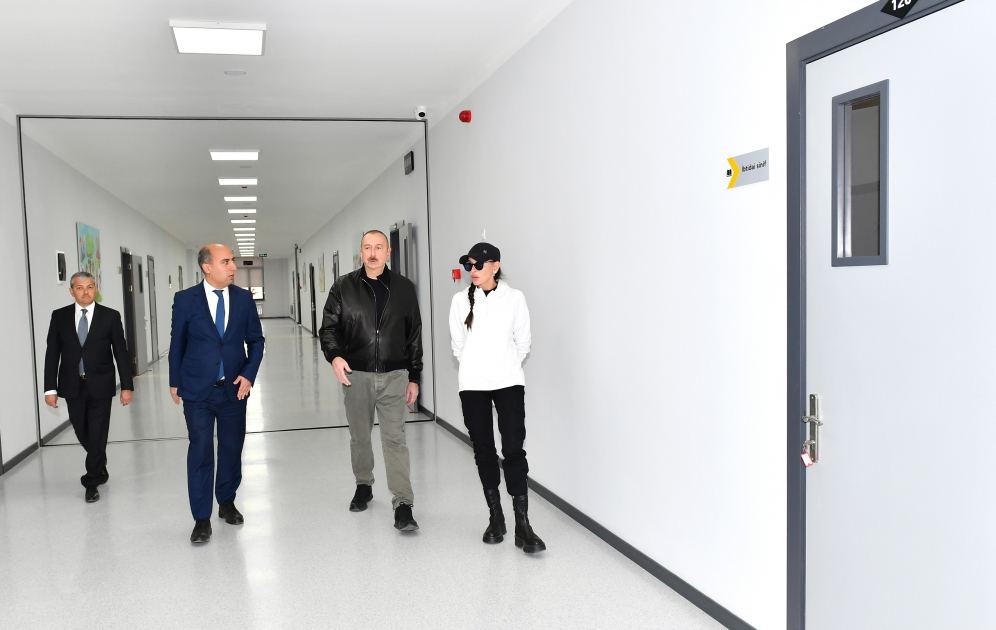 Prezident İlham Əliyev və Birinci xanım Mehriban Əliyeva Şuşa şəhəri 1 nömrəli tam orta məktəbin açılışında iştirak ediblər (FOTO) (YENİLƏNİB)