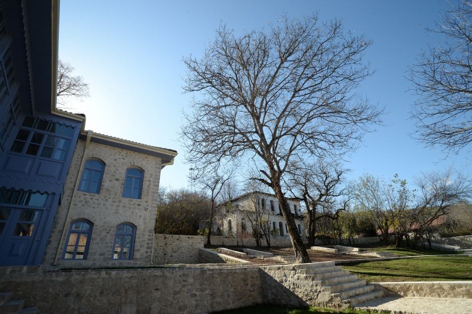 Prezident İlham Əliyev və Birinci xanım Mehriban Əliyeva Şuşada “Yasəmən” otelinin açılışında iştirak ediblər (YENİLƏNİB) (FOTO)