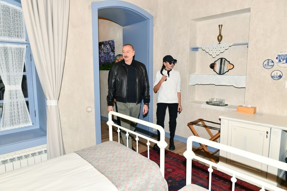Prezident İlham Əliyev və Birinci xanım Mehriban Əliyeva Şuşada “Yasəmən” otelinin açılışında iştirak ediblər (YENİLƏNİB) (FOTO)