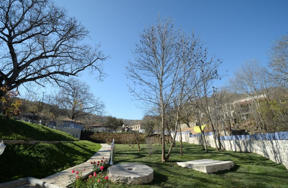 Prezident İlham Əliyev və Birinci xanım Mehriban Əliyeva Şuşada “Yasəmən” otelinin açılışında iştirak ediblər (YENİLƏNİB) (FOTO)