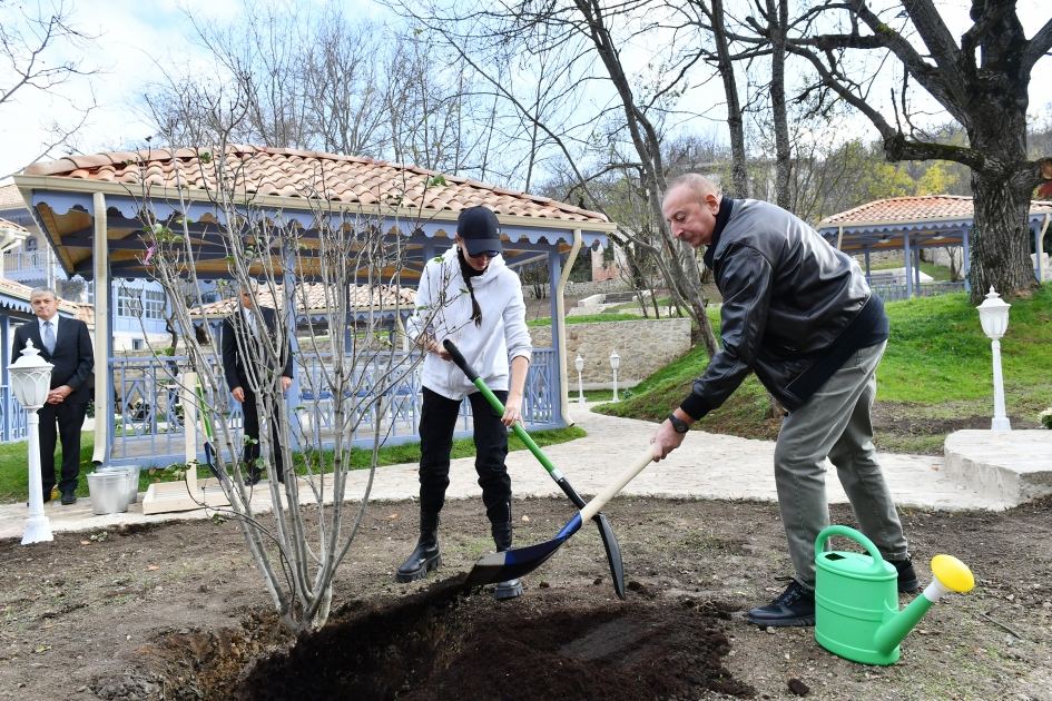 Prezident İlham Əliyev və Birinci xanım Mehriban Əliyeva Şuşada “Yasəmən” otelinin açılışında iştirak ediblər (YENİLƏNİB) (FOTO)