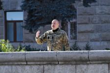 Prezident İlham Əliyev və Birinci xanım Mehriban Əliyeva Xankəndidə hərbi paradda iştirak ediblər (FOTO/VİDEO) (YENİLƏNİB)