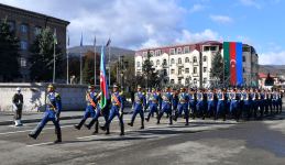 Prezident İlham Əliyev və Birinci xanım Mehriban Əliyeva Xankəndidə hərbi paradda iştirak ediblər (FOTO/VİDEO) (YENİLƏNİB)