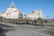 Prezident İlham Əliyev və Birinci xanım Mehriban Əliyeva Xankəndidə hərbi paradda iştirak ediblər (FOTO/VİDEO) (YENİLƏNİB)