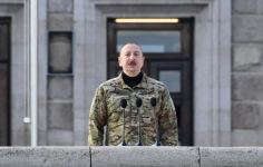Prezident İlham Əliyev və Birinci xanım Mehriban Əliyeva Xankəndidə hərbi paradda iştirak ediblər (FOTO/VİDEO) (YENİLƏNİB)