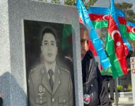 Xalq şəhidlərini ziyarət edir - İkinci Şəhidlər xiyabanından VİDEOREPORTAJ (FOTO)