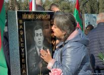 Xalq şəhidlərini ziyarət edir - İkinci Şəhidlər xiyabanından VİDEOREPORTAJ (FOTO)