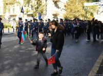 Paytaxt sakinlərinin Zəfər sevinci (FOTO)
