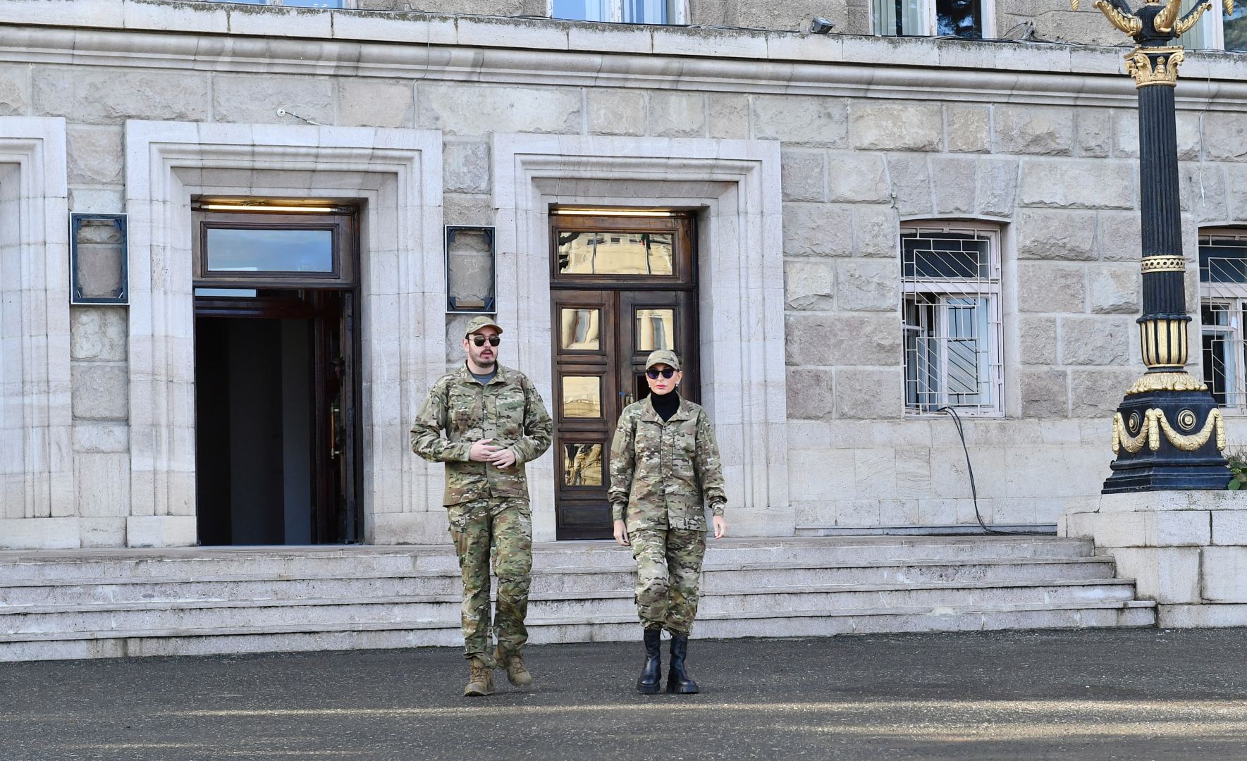 Prezident İlham Əliyev və Birinci xanım Mehriban Əliyeva Xankəndidə hərbi paradda iştirak ediblər (FOTO/VİDEO) (YENİLƏNİB)