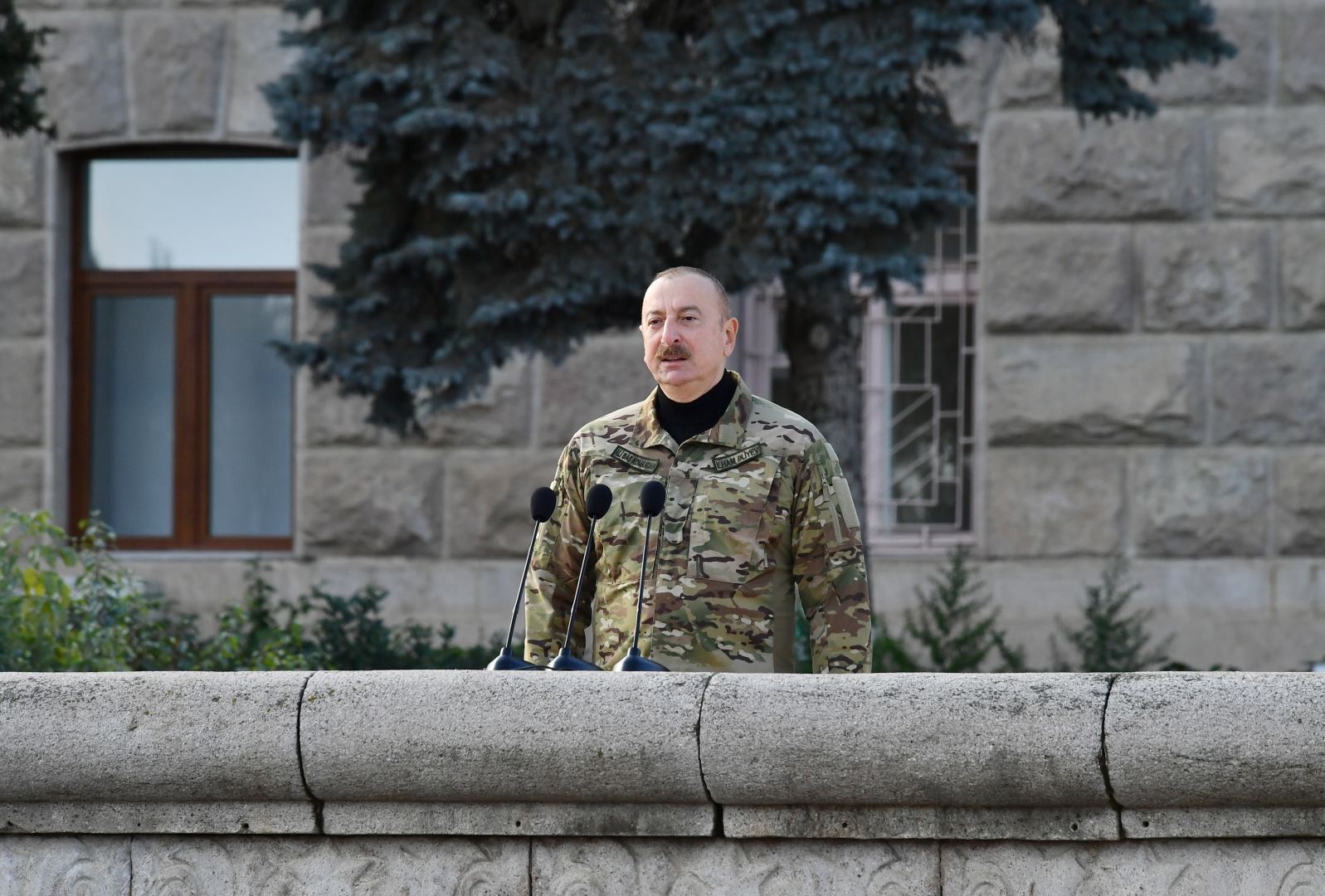 Prezident İlham Əliyev və Birinci xanım Mehriban Əliyeva Xankəndidə hərbi paradda iştirak ediblər (FOTO/VİDEO) (YENİLƏNİB)
