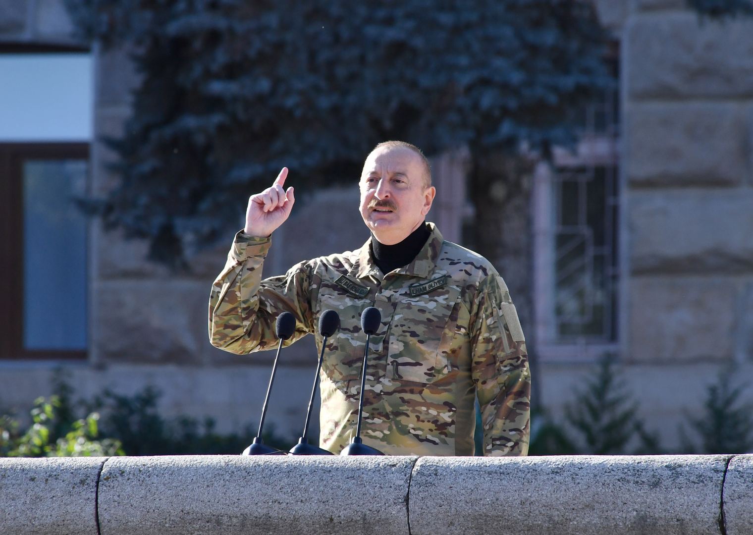 Prezident İlham Əliyev və Birinci xanım Mehriban Əliyeva Xankəndidə hərbi paradda iştirak ediblər (FOTO/VİDEO) (YENİLƏNİB)