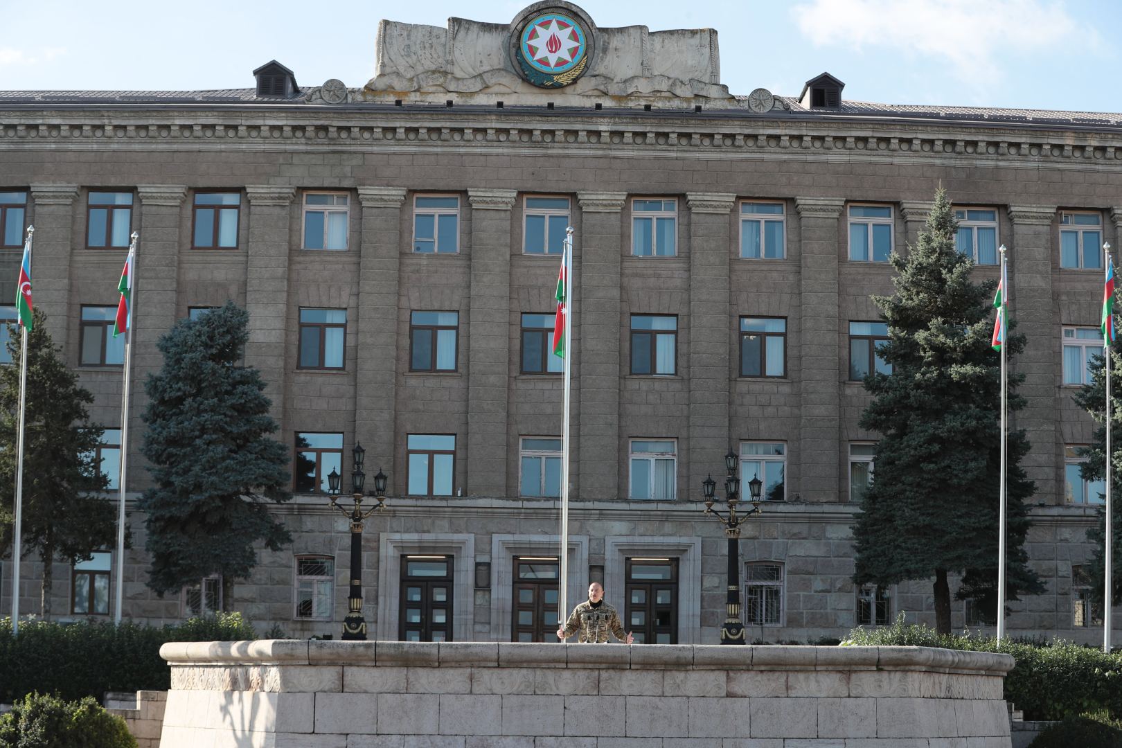 Prezident İlham Əliyev və Birinci xanım Mehriban Əliyeva Xankəndidə hərbi paradda iştirak ediblər (FOTO/VİDEO) (YENİLƏNİB)