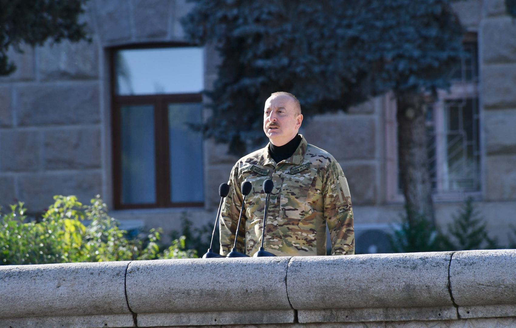 Prezident İlham Əliyev və Birinci xanım Mehriban Əliyeva Xankəndidə hərbi paradda iştirak ediblər (FOTO/VİDEO) (YENİLƏNİB)