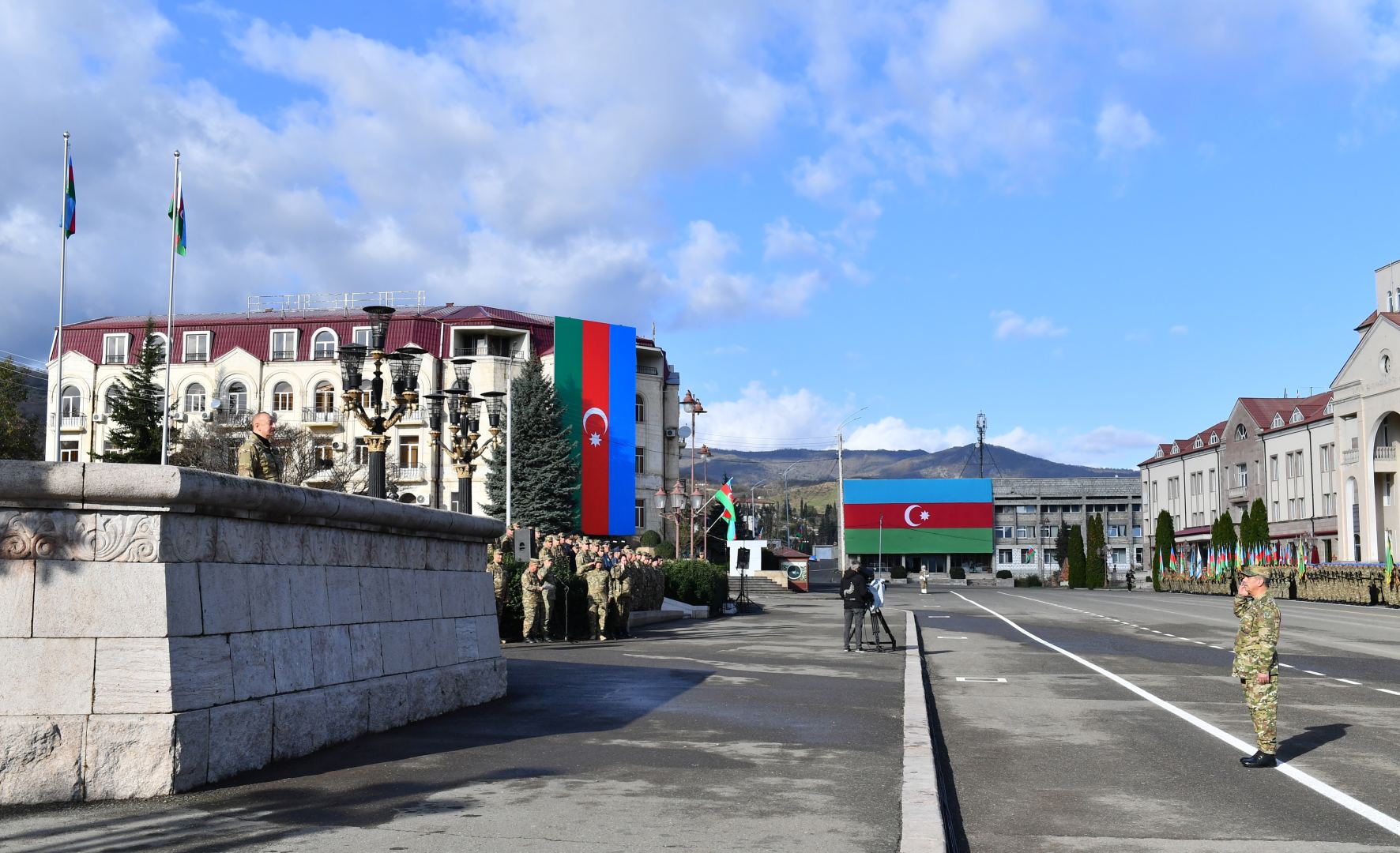 Prezident İlham Əliyev və Birinci xanım Mehriban Əliyeva Xankəndidə hərbi paradda iştirak ediblər (FOTO/VİDEO) (YENİLƏNİB)