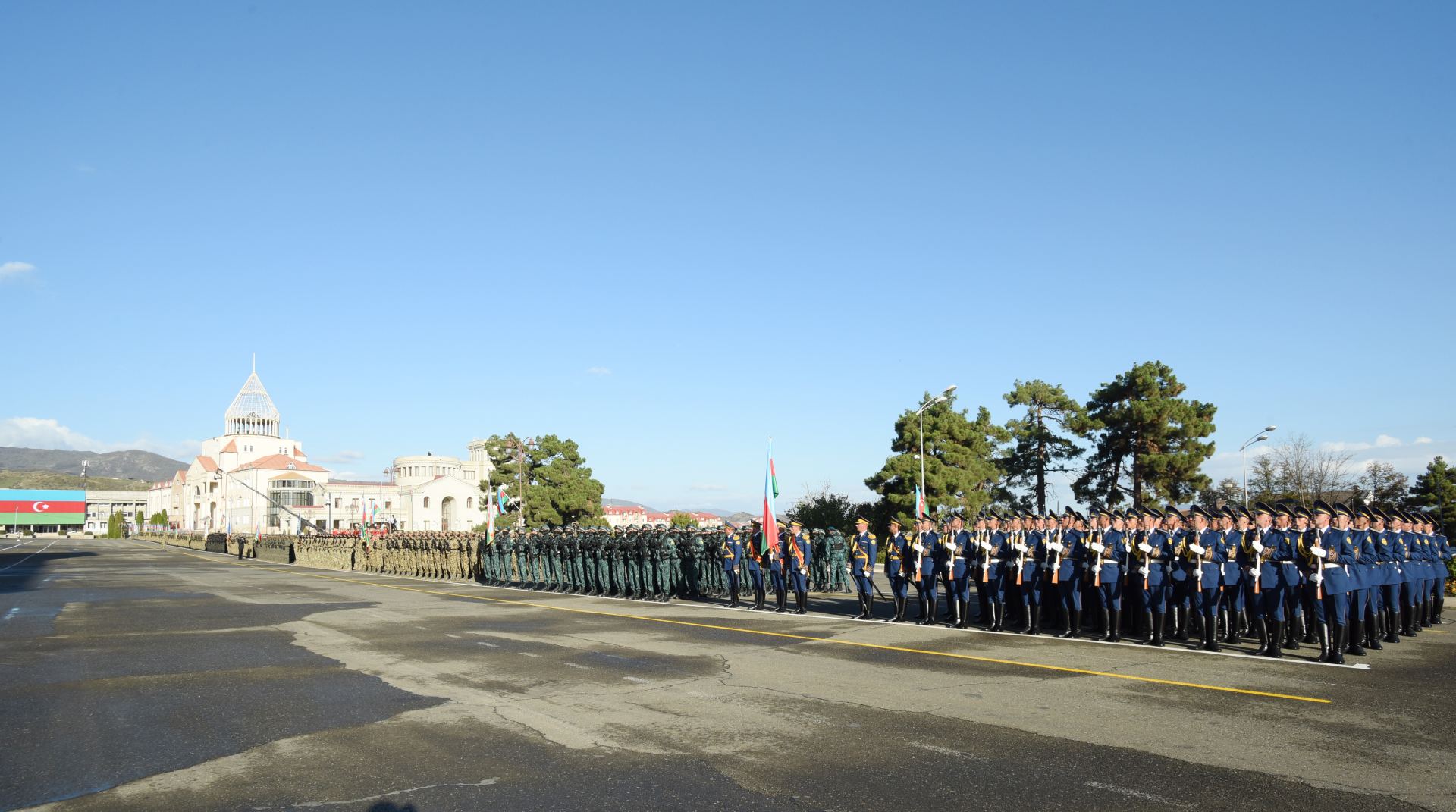 Prezident İlham Əliyev və Birinci xanım Mehriban Əliyeva Xankəndidə hərbi paradda iştirak ediblər (FOTO/VİDEO) (YENİLƏNİB)