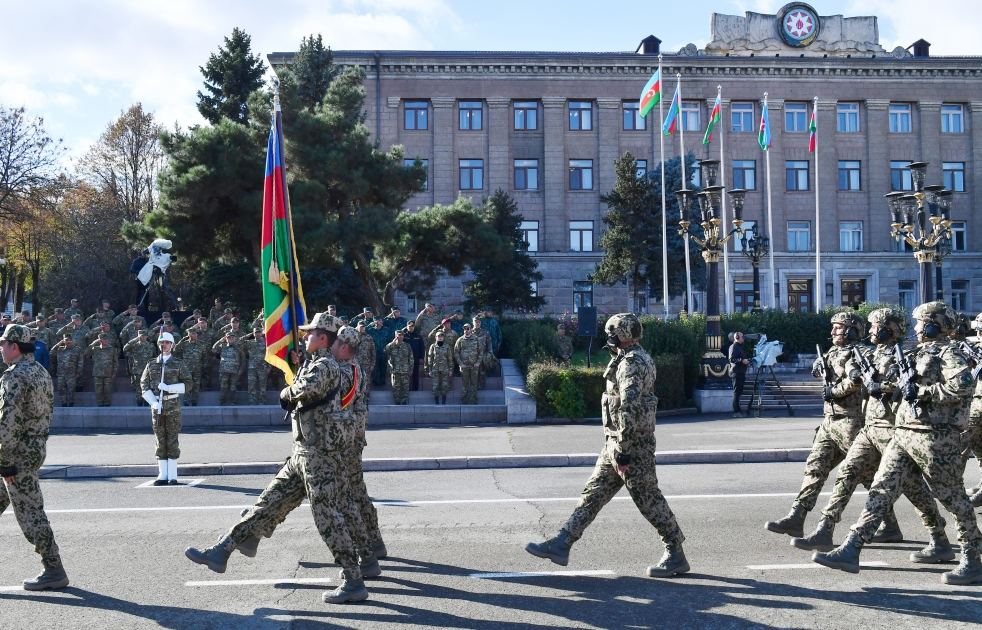 Prezident İlham Əliyev və Birinci xanım Mehriban Əliyeva Xankəndidə hərbi paradda iştirak ediblər (FOTO/VİDEO) (YENİLƏNİB)