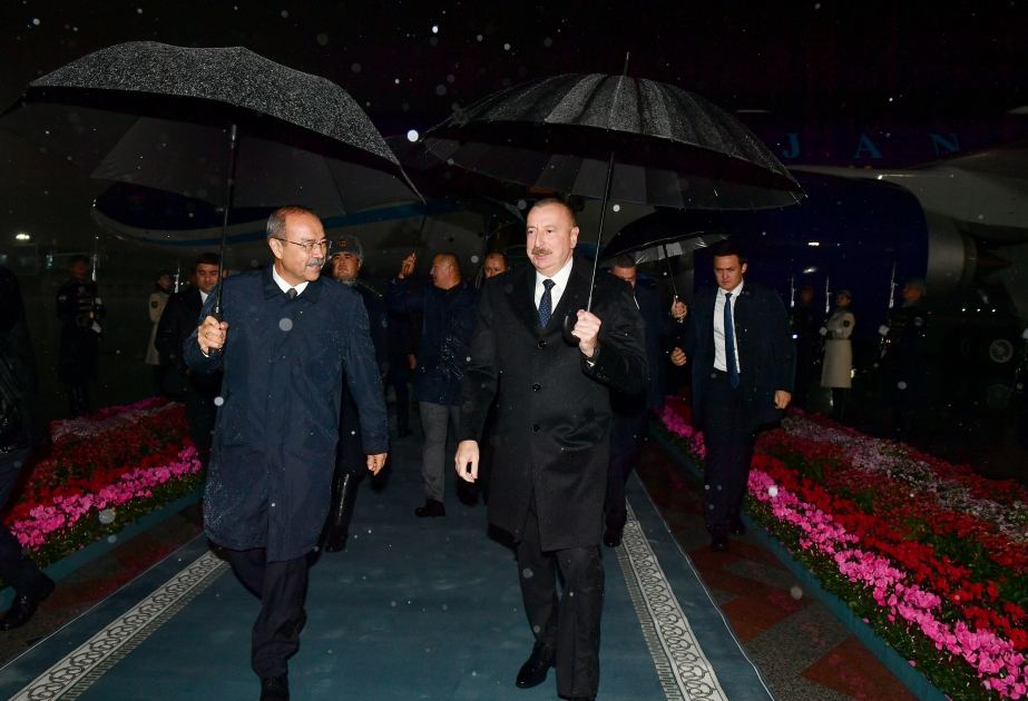 Prezident İlham Əliyev Özbəkistana səfərə gəlib (FOTO)