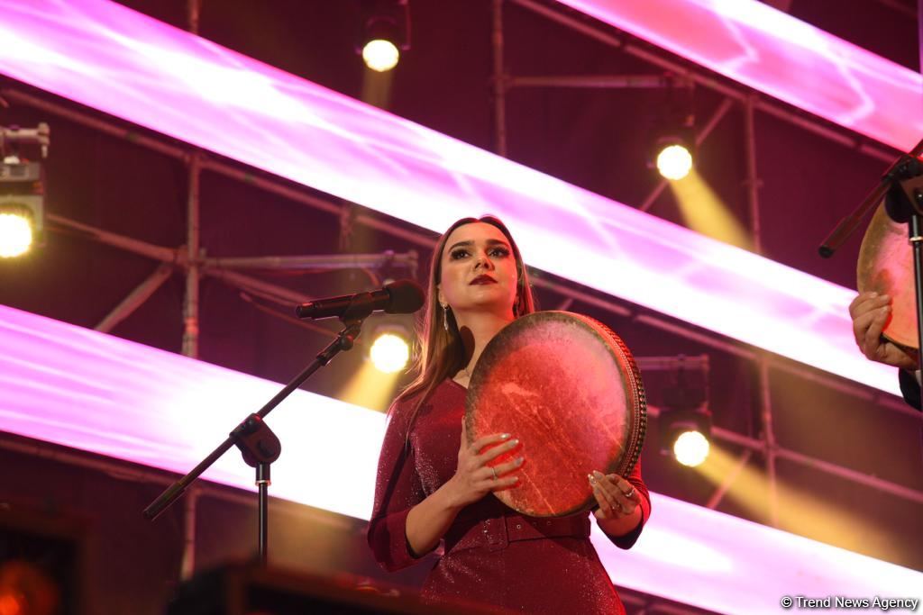 Zəfər Günü münasibətilə Bakıda bayram atəşfəşanlığı təşkil olunub (FOTO/VİDEO)