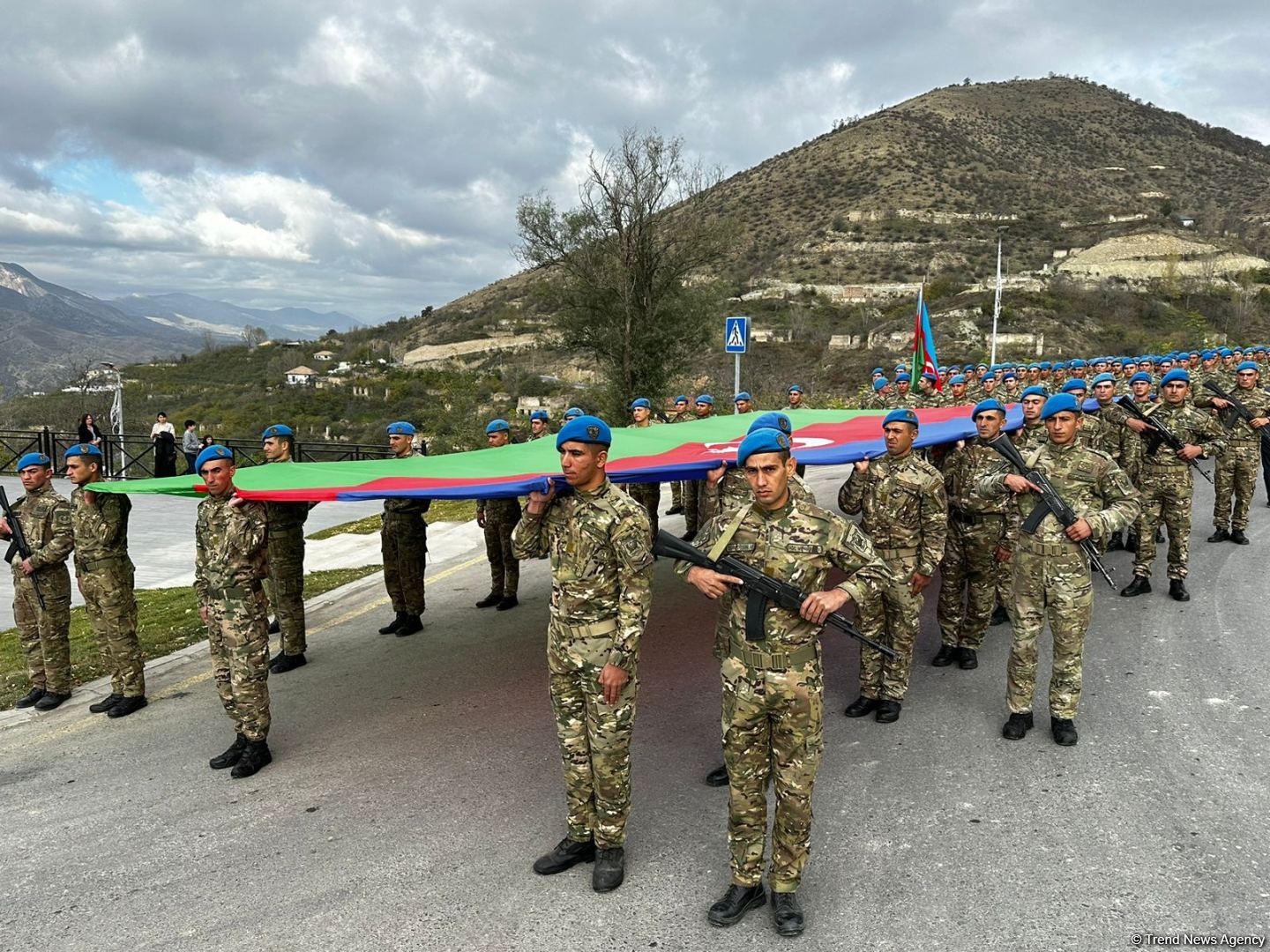 Laçında Zəfər günü ilə bağlı yürüş keçirilib (FOTO)