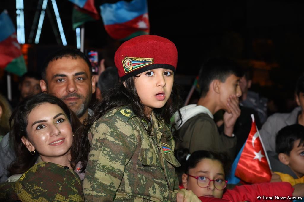 Bakıda 44 günlük Vətən müharibəsinin üçüncü ildönümü şərəfinə konsert təşkil olunub (FOTO/VİDEO)