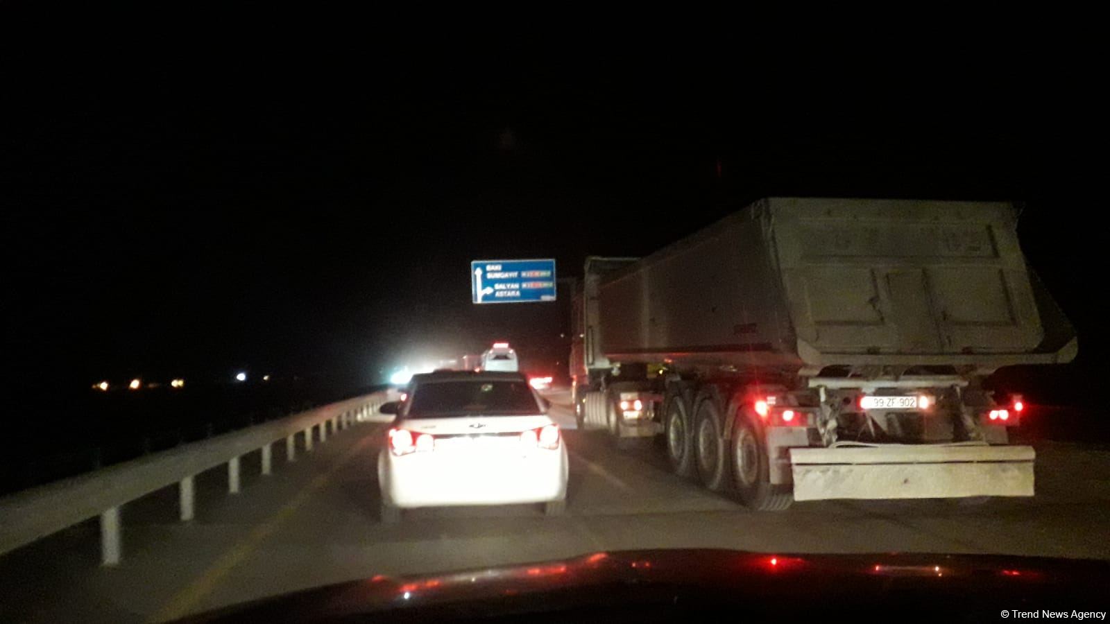 Bakı-Ələt yolunda ağır qəza: kilometrlərlə uzanan tıxac yarandı (FOTO)