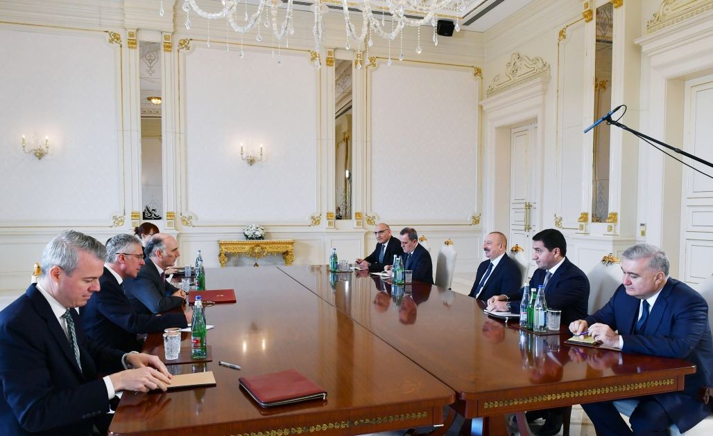 Prezident İlham Əliyev Böyük Britaniyanın dövlət katibinin müavini, Avropa və Şimali Amerika üzrə dövlət nazirini qəbul edib (FOTO) (YENİLƏNİB)