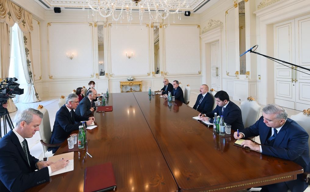 Prezident İlham Əliyev Böyük Britaniyanın dövlət katibinin müavini, Avropa və Şimali Amerika üzrə dövlət nazirini qəbul edib (FOTO) (YENİLƏNİB)