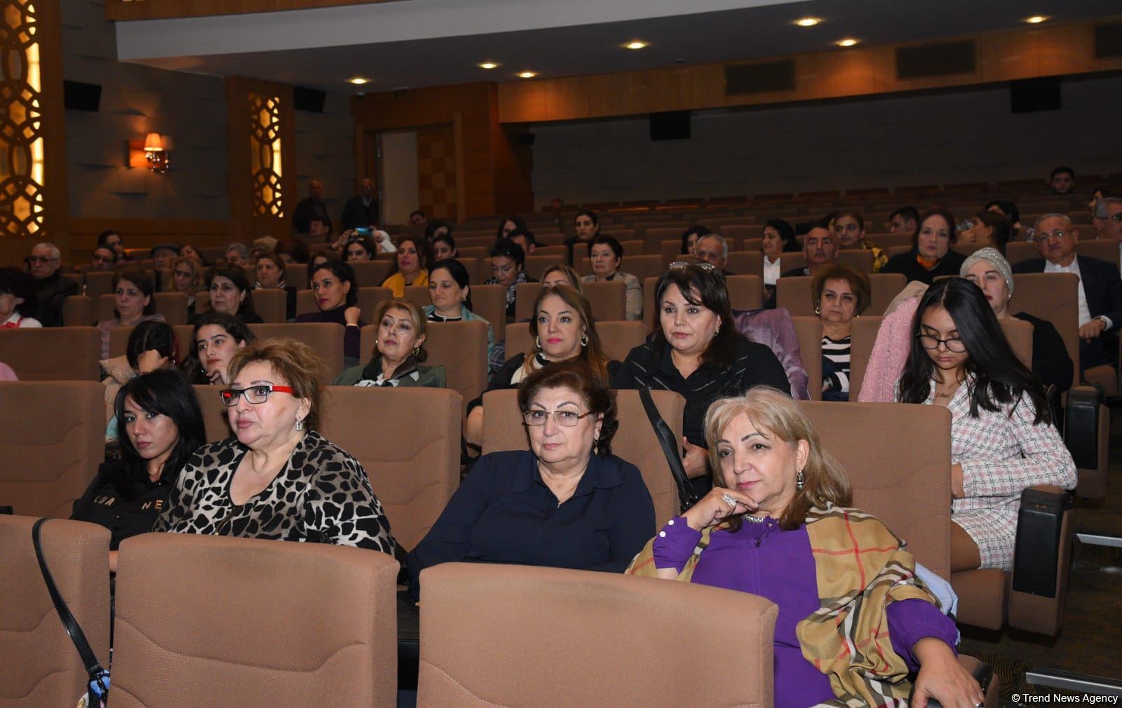 Onun nuru əbədidir... Bakıda görkəmli rejissor Rasim Ocaqovun 90 illiyinə həsr olunan tədbir keçirilib (FOTO)