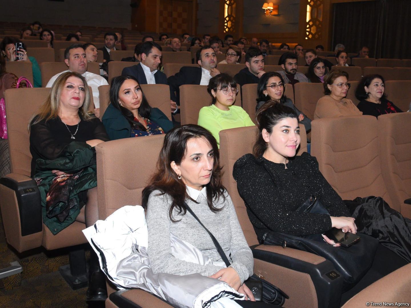 Onun nuru əbədidir... Bakıda görkəmli rejissor Rasim Ocaqovun 90 illiyinə həsr olunan tədbir keçirilib (FOTO)