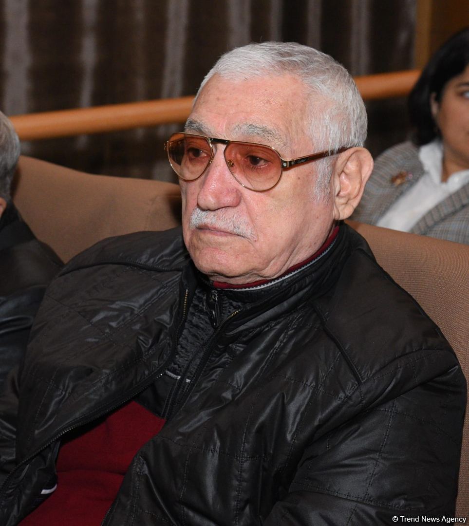 Onun nuru əbədidir... Bakıda görkəmli rejissor Rasim Ocaqovun 90 illiyinə həsr olunan tədbir keçirilib (FOTO)