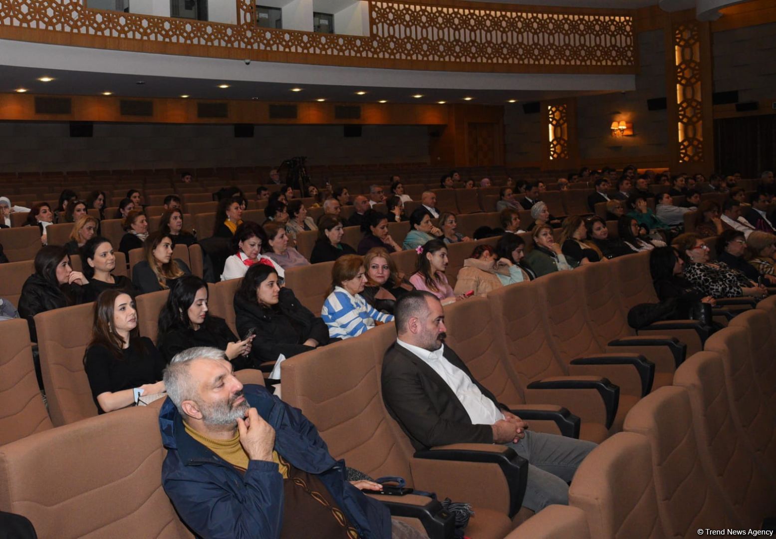 Onun nuru əbədidir... Bakıda görkəmli rejissor Rasim Ocaqovun 90 illiyinə həsr olunan tədbir keçirilib (FOTO)