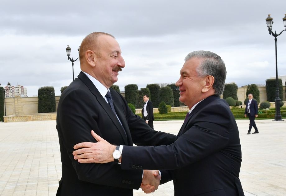 Prezident İlham Əliyev Özbəkistan Prezidenti Şavkat Mirziyoyevlə görüşüb (FOTO/VİDEO) (YENİLƏNİB)