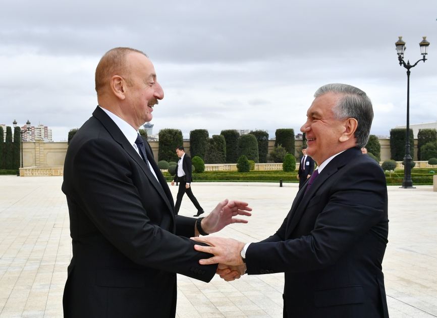Prezident İlham Əliyev Özbəkistan Prezidenti Şavkat Mirziyoyevlə görüşüb (FOTO/VİDEO) (YENİLƏNİB)