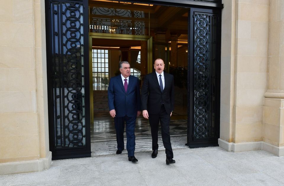 Azərbaycan Prezidenti İlham Əliyev Tacikistan Prezidenti Emoməli Rəhmon ilə görüşüb (FOTO/VİDEO) (YENİLƏNİB)