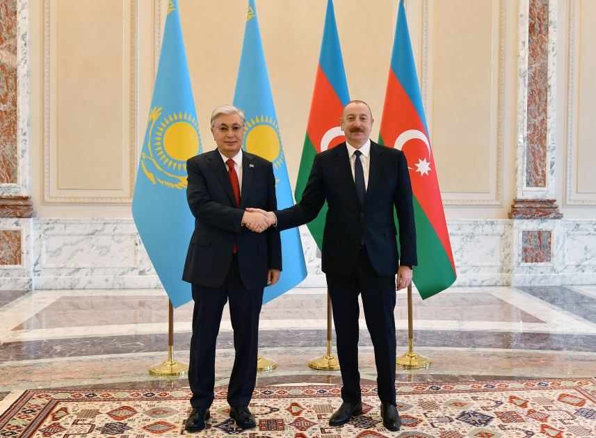Tokayev Bakını Xəzər regionunun incisi adlandırıb