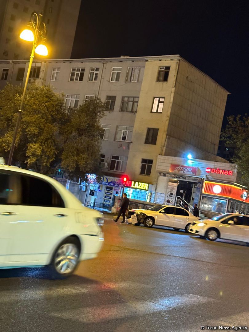 Bakıda yol nəqliyyat hadisəsi baş verib (FOTO)