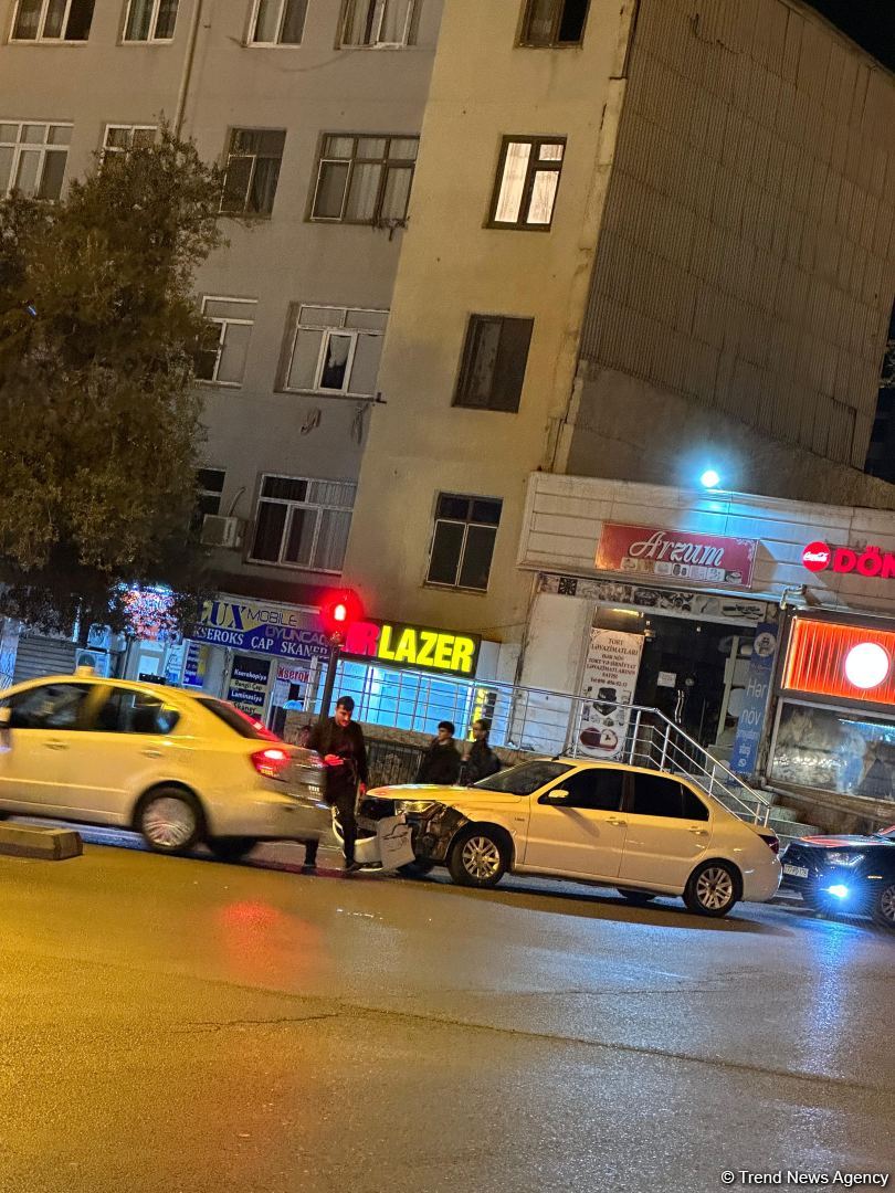 Bakıda yol nəqliyyat hadisəsi baş verib (FOTO)