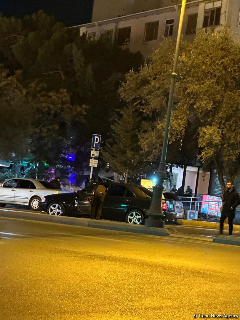 Bakıda yol nəqliyyat hadisəsi baş verib (FOTO)